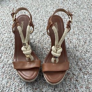 Michael Kors size 6.5 brown wedges